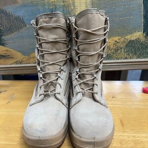 Wellco Tan military combat Lace-Up Boots, model ACB-HW, flame resistant size 9W
